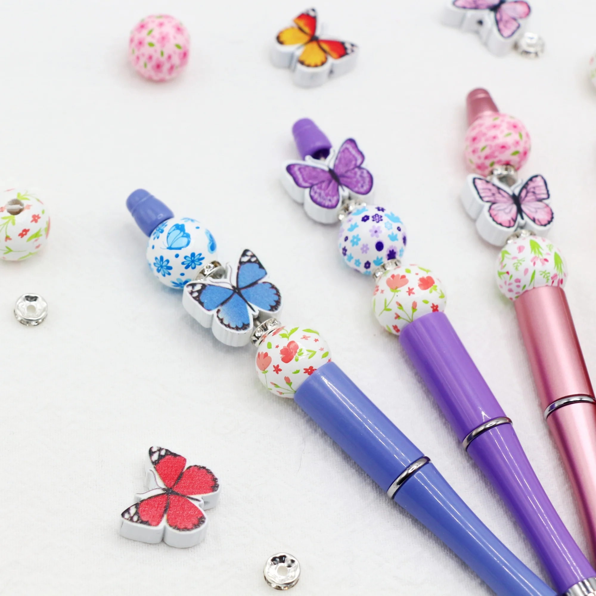 6 قطعة جديد الربيع والصيف قوس قزح فراشة زهرة موضوع DIY بها بنفسك حبة قلم حبر جاف ومجموعة خرز خشبي ، مكتب ودراسة العرض