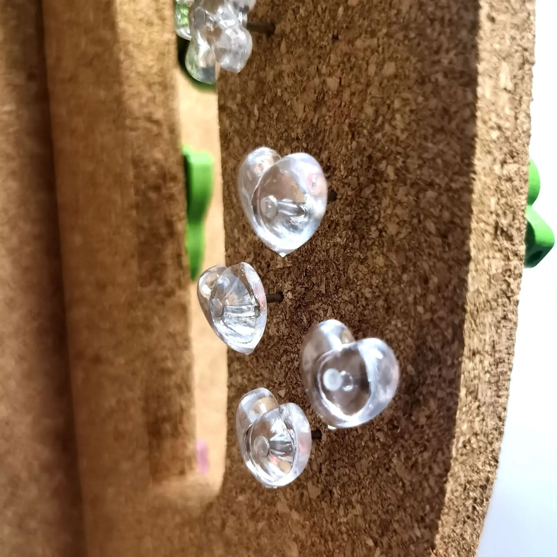 50/100 قطعة دبابيس دفع شفافة على شكل قلب الحب دبابيس ضغط على شكل قلب الخوخ L-شعاع الأظافر دبابيس ضغط على الحائط دبابيس ضغط على الحائط