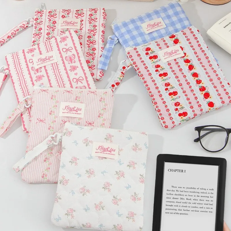 

Cute Floral Plaid Print Tablet Bag for Girl Portable Handheld Travel Pouch Reader Case for Kindle Stylish Commuter Organizer