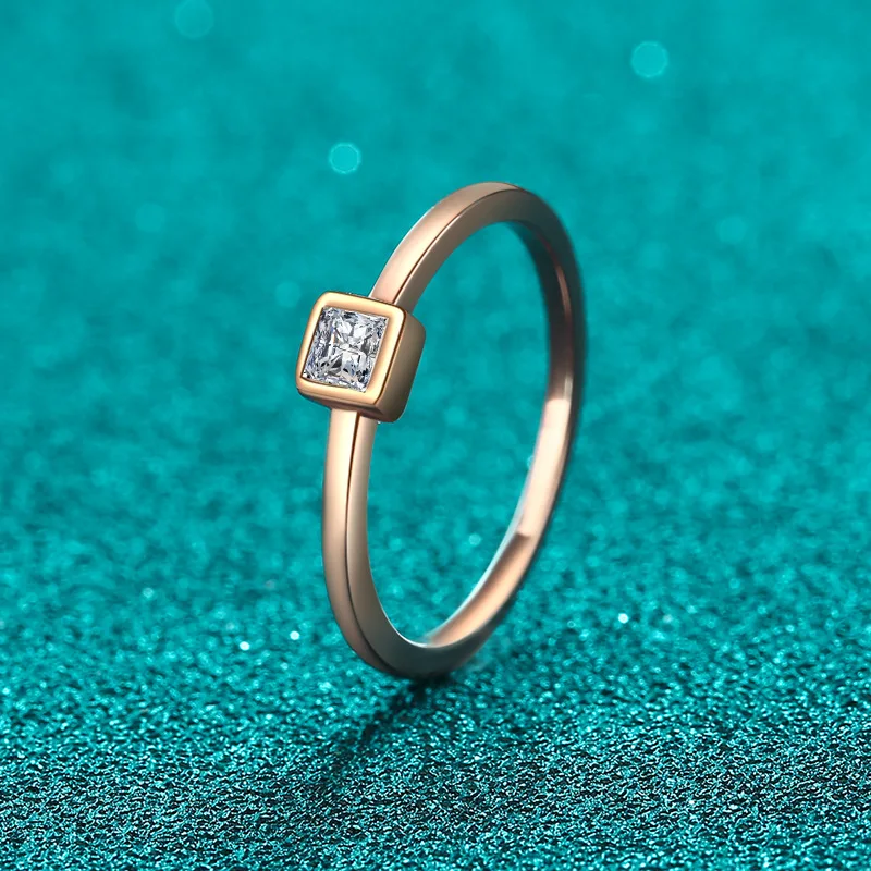 Anel de diamante Moissanite para mulheres, ouro 18k, cubo de gelo pequeno, ouro 18k, estilo minimalista, estilo frio avançado