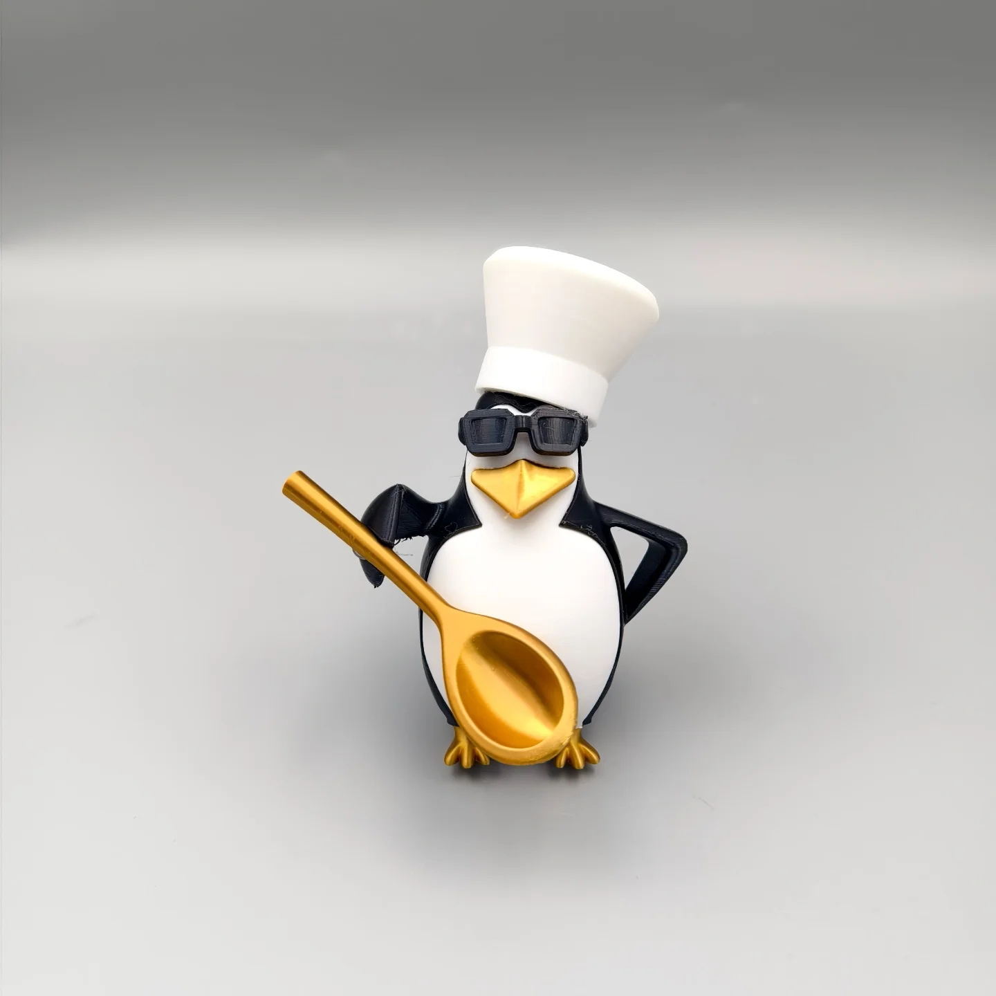 

Стильная фигурка мема злого пингвина, необычная абстрактная милая орнамент для домашнего офиса