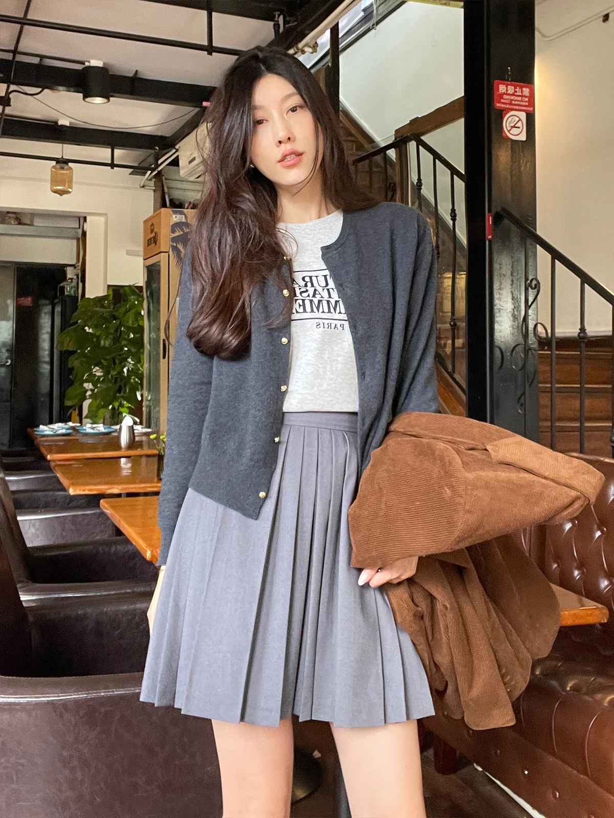 

Ретро-юбка А-силуэта с асимметричным подолом, женская, весенняя, фактурная, универсальная, миди, от Clo De Studio, с завышенной талией, из смесового полиэстера