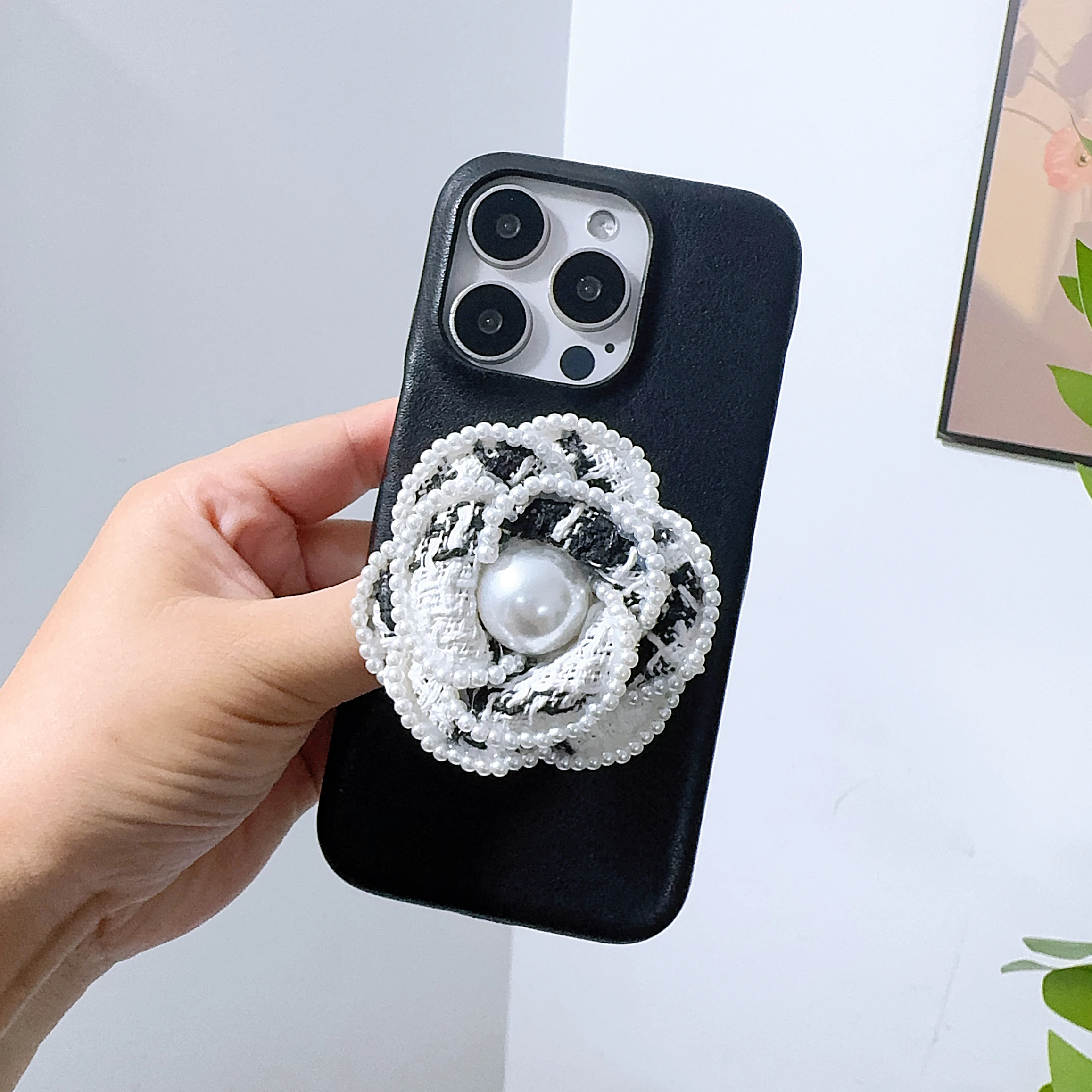Custodia pieghevole in pelle PU con staffa pieghevole per fiore di perla di lusso per iPhone 16 15 14 Cover per telefono 13 12 11 Pro MAX Custodia rigida antiurto posteriore