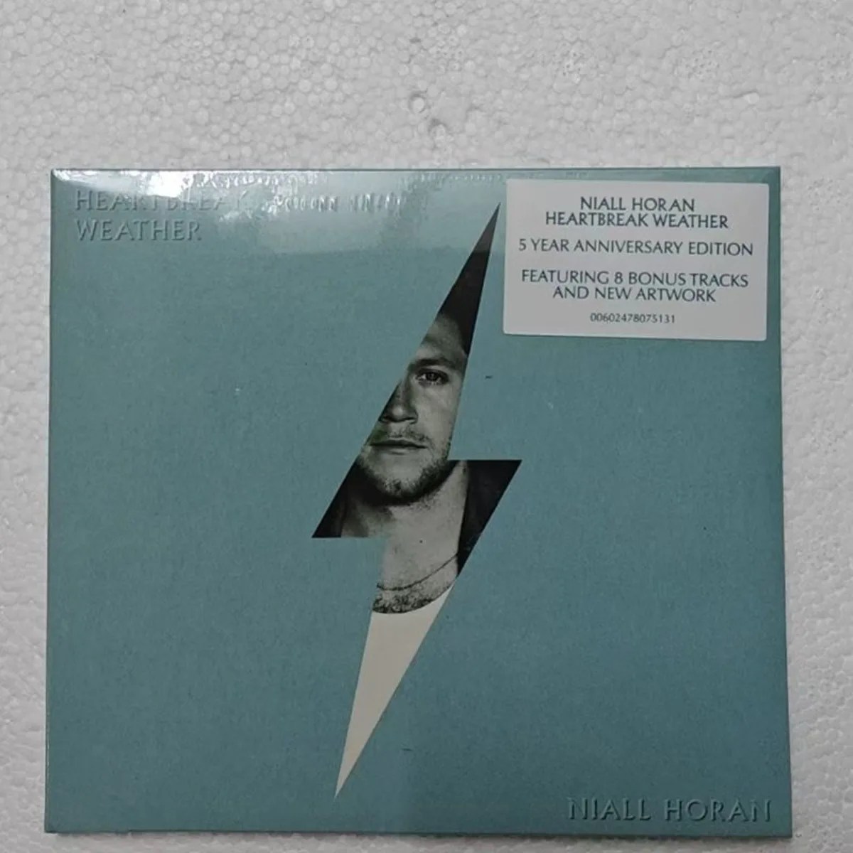 Niall Horan Heartbreak Weather Edición del 5º Aniversario - Álbum de Música Pop Rock Icónico en CD con Pistas Adicionales