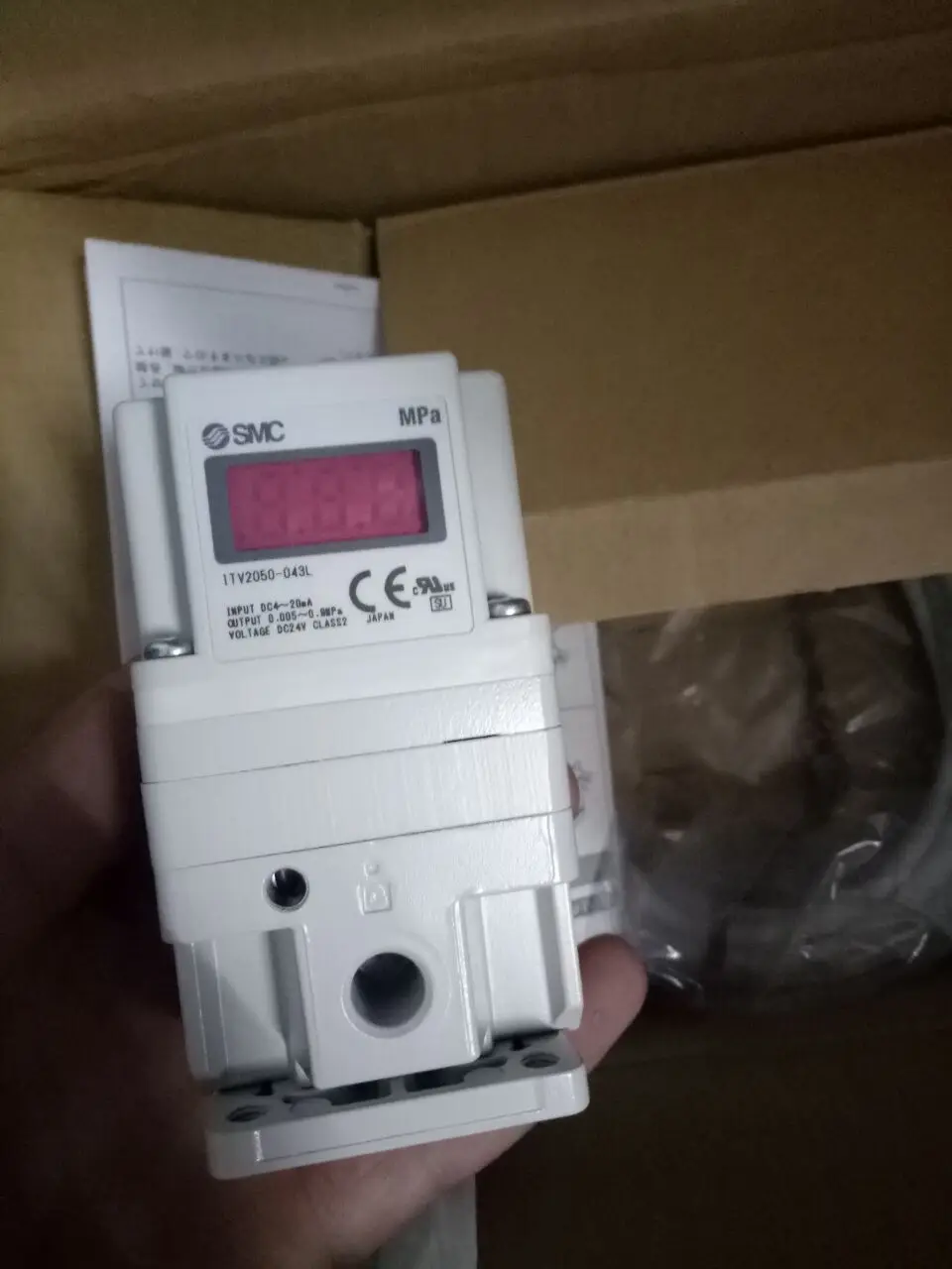 NEW  ITV2050-042L ELECTRO-PNEUMATIC DIGITAL REGULATOR 4~20mA