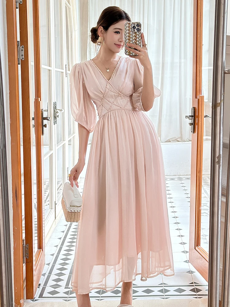 ชุดเดรสผู้หญิงผ้าชีฟองสีชมพู คอวี ทรงคอร์เซ็ท ความยาวปานกลาง ทรงเอไลน์  หรูหรา แฟชั่นสำหรับสุภาพสตรี  งานปาร์ตี้ งานพรอม งานวันเกิด ชุดลำลองสำหรับฤดูร้อน