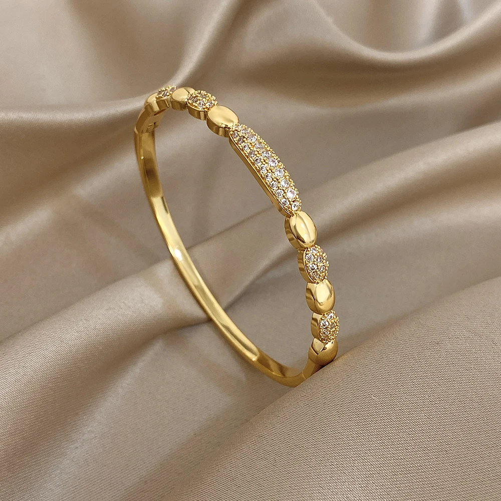 

Elegant Shiny Zircon Gold Plated Bangle Bracelet for Women Bridal Luxury Irregular Geometry Round Bangle Wedding Jewelry Gift
