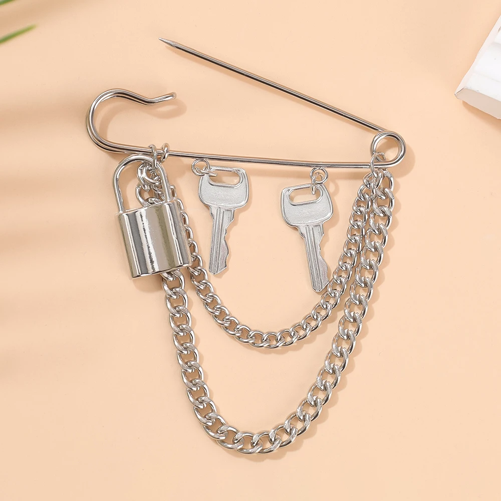Estilo punk broche pinos mini lockset chaves correntes balançar liga de metal esmalte lapela pino jóias bonito terno cachecol acessórios adereços
