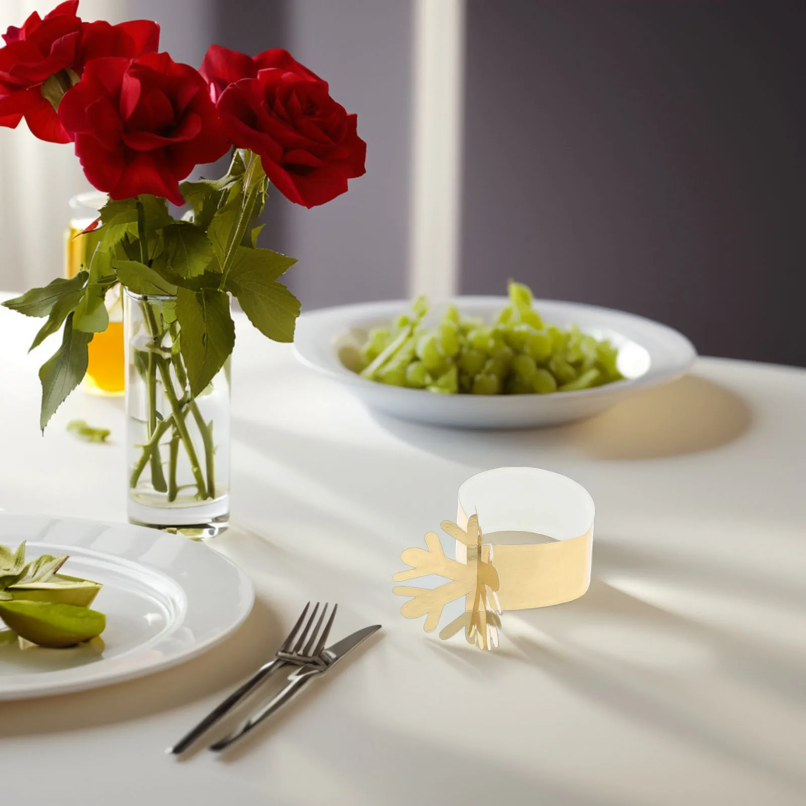 

50Pcs Snowflake Paper Napkin Buckles Hollow Serviette Rings Elegant Christmas Wedding Party Decor Family Reunion Supplies