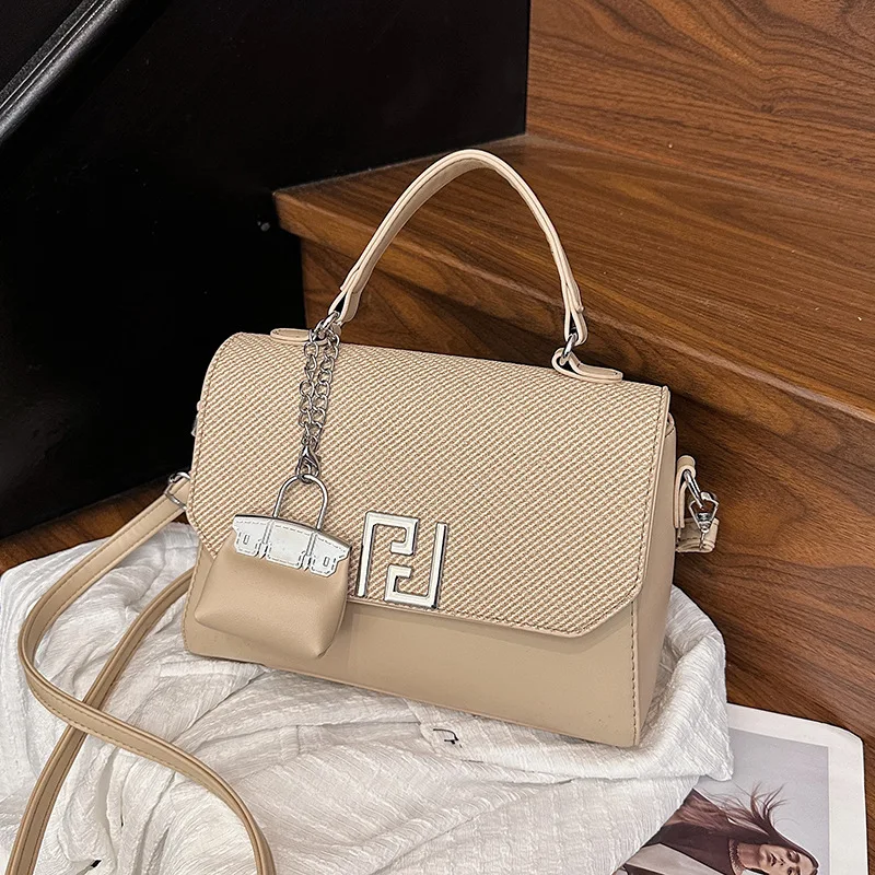 

2025 New Small Square Bag Women's Fashion Tote Minimalist Crossbody Purse Versatile Shoulder Bag Trendy Handbag