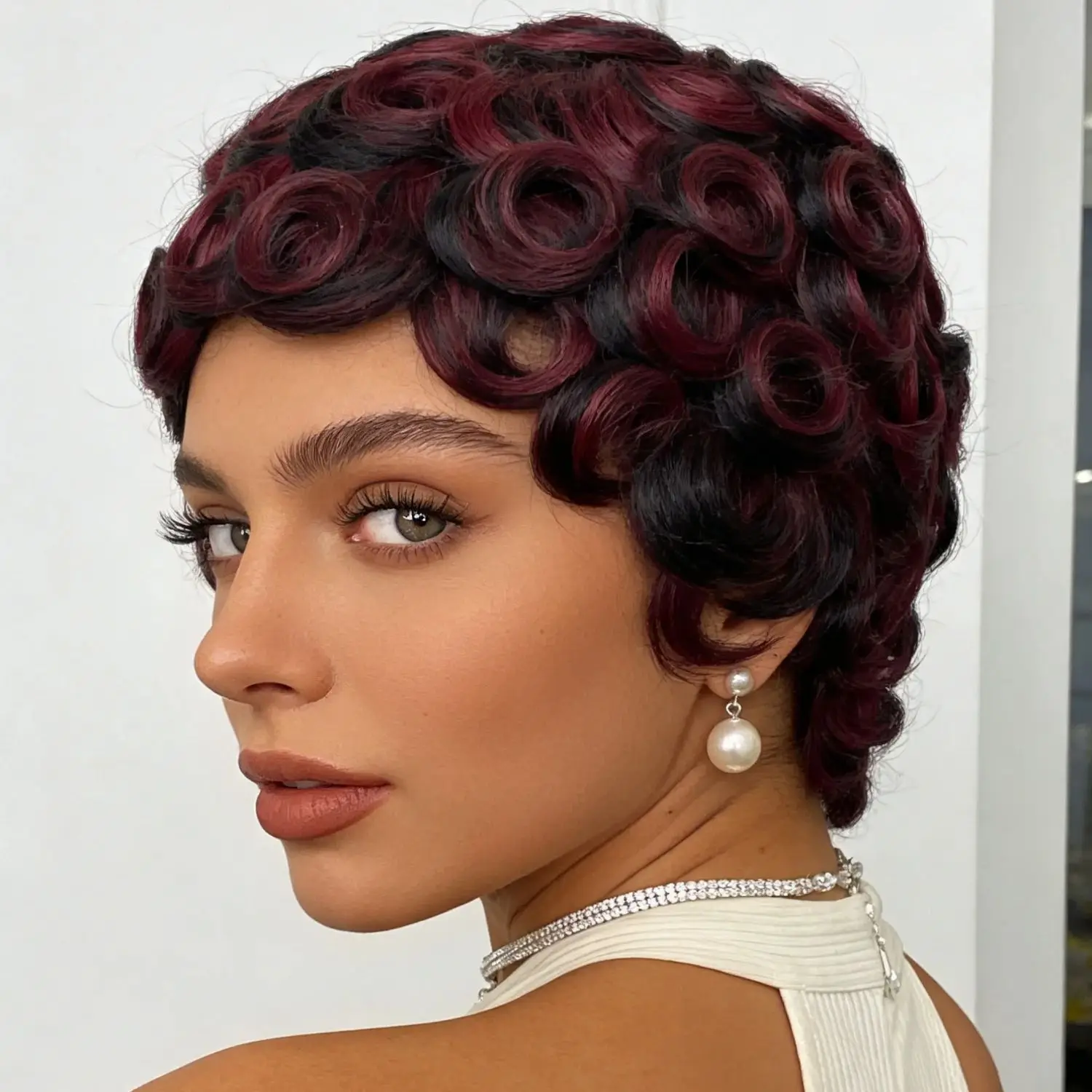 

Короткий парик из натуральных волос с многослойной стрижкой пикси, кудрявый, полностью машинной работы, с челкой, для женщин, для повседневного использования