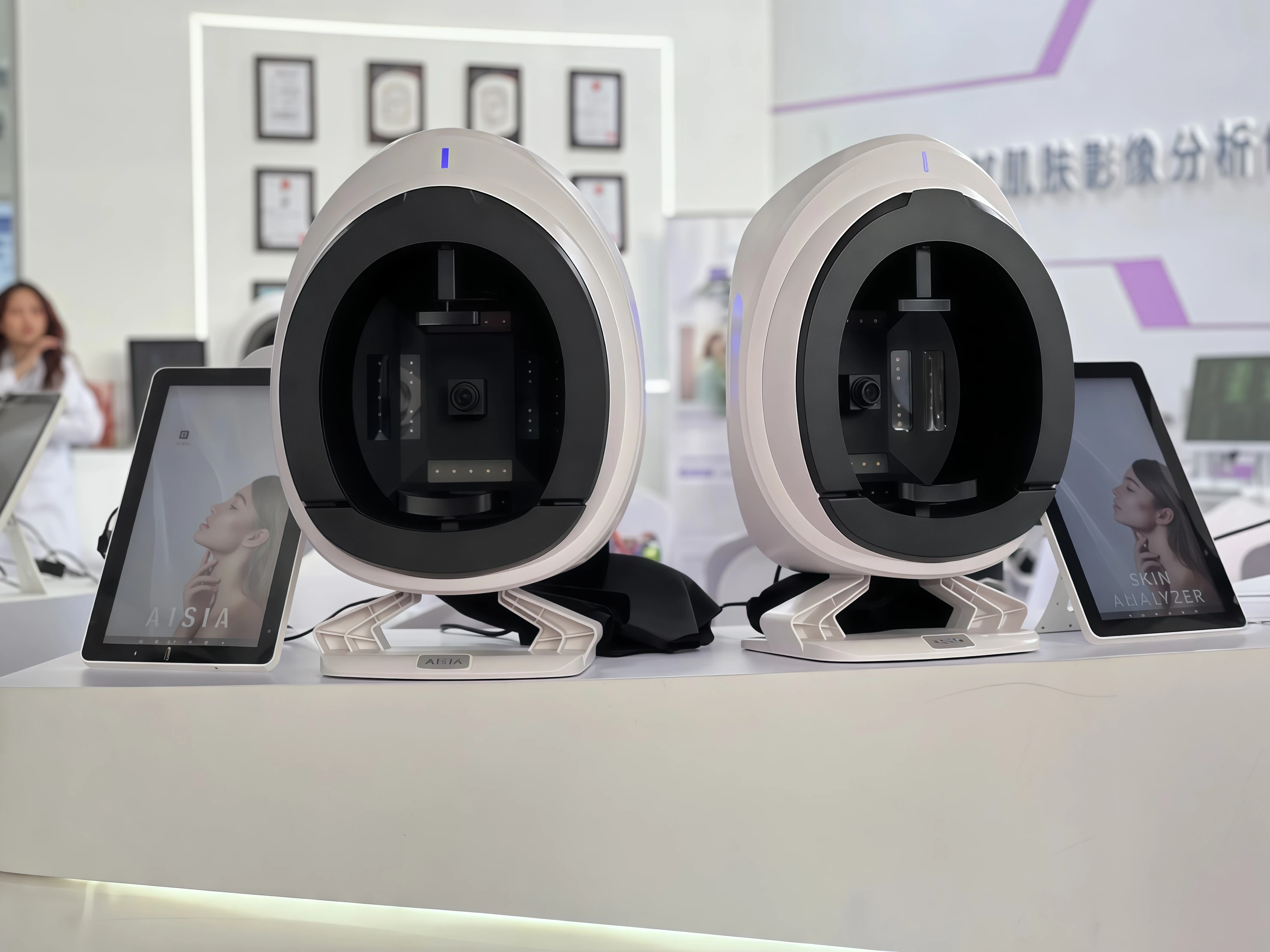 

AISIA 3D AI Анализатор кожи лица Обнаружение проблем кожи Диагностика 8-спектральный профессиональный анализ Оборудование для салонов красоты