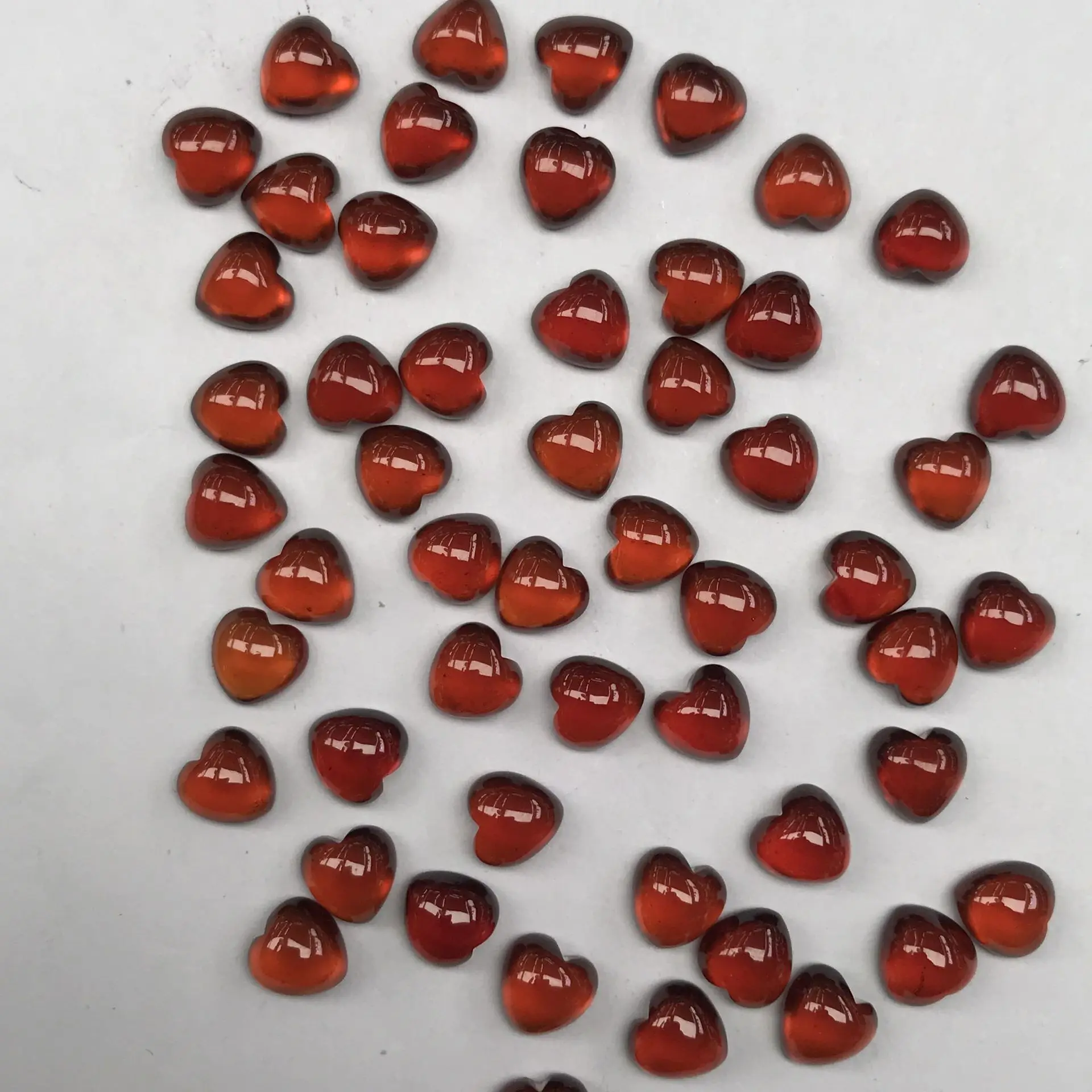 Wholesale 10pcs Natural Garnet Bead Cabochons 6mm Hearts Semi-Precious Gemstone Cabochon Ring Face For Jewelry