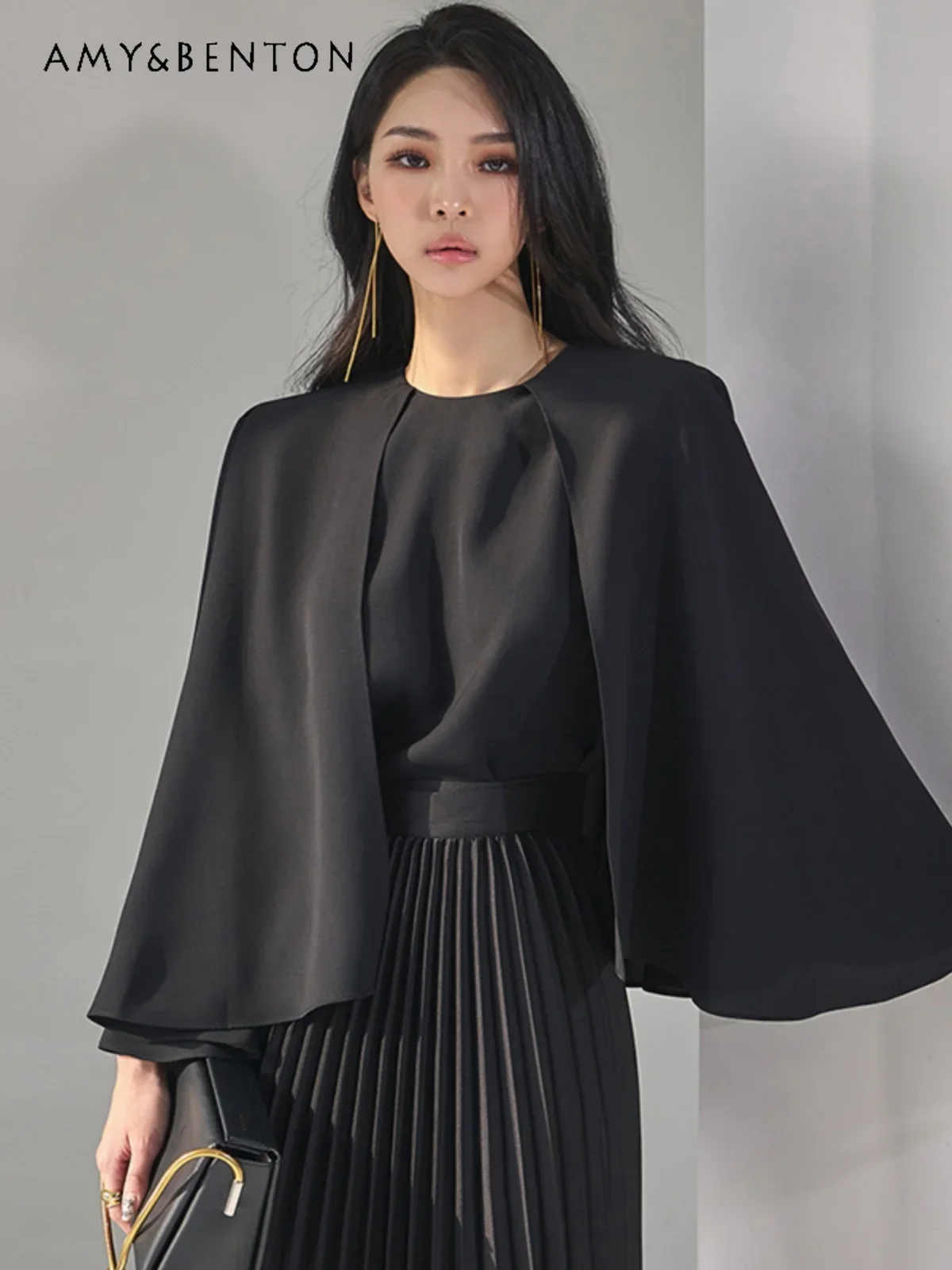 

Korean High-End Fashion Elegant Round Neck Shawl Cape Batwing Sleeve Shirt Commute Style Graceful Fashion Loose Slim Shirts