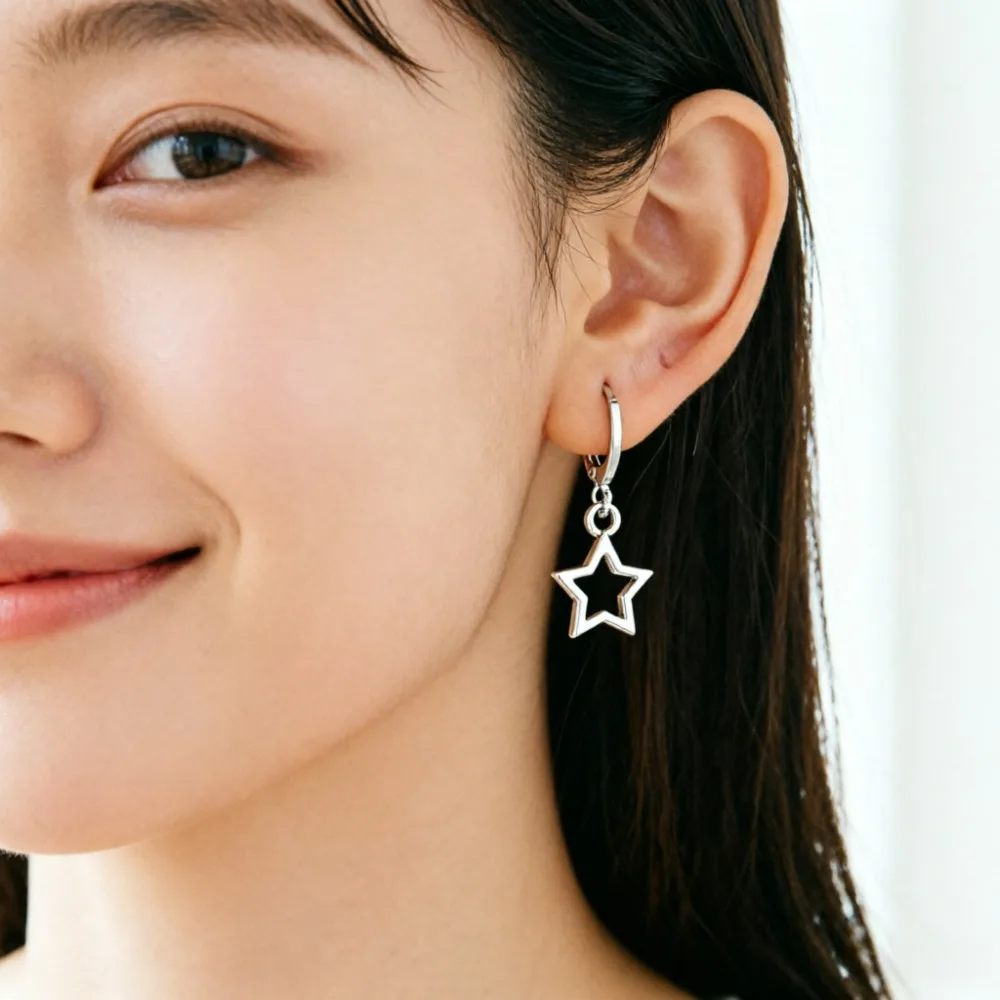 New Creative Star Hoop Earrings Fashion Simple Earrings Gifts for Women Cute Mini Little Star Holiday Jewelry Accessories Gifts