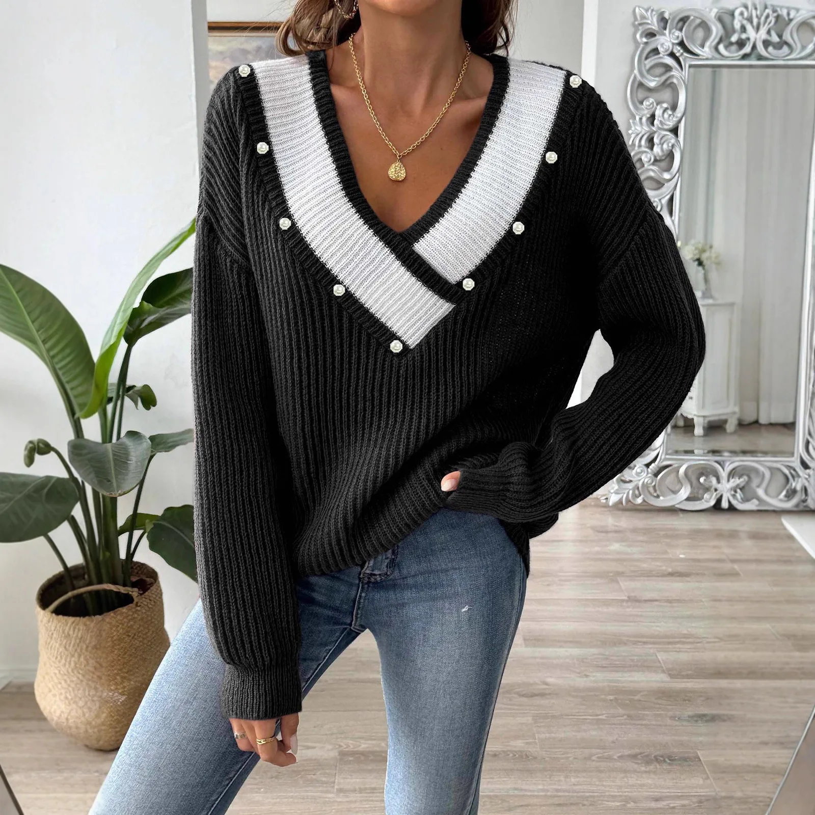 Suéter adornado con perlas |   Jersey de punto suelto con cuello en V y panel en contraste