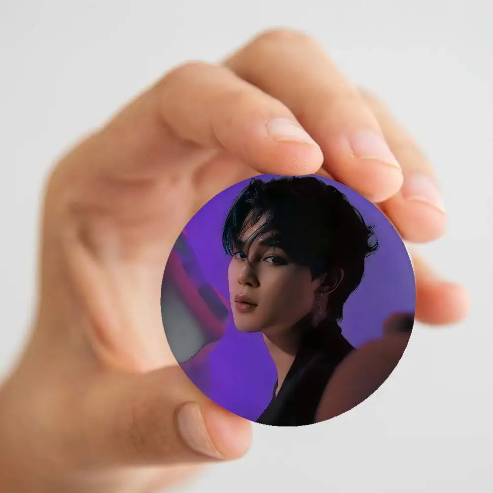 الكورية المشاهير P-Park J-JiMin شارات صفيح لينة زر دبوس بروش شارة معدنية مخصصة مجوهرات اكسسوارات قبعة حقيبة التلبيب