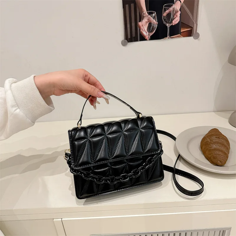 

Новинка 2025, женская французская маленькая водонепроницаемая сумка через плечо с текстурой и бриллиантами, однотонная сумка через плечо на одно плечо