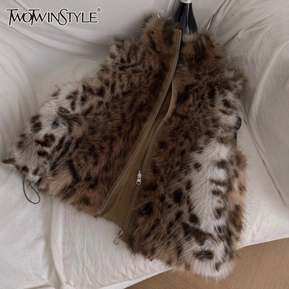 

TWOTWINSTYLE Leopard Print Gradient Jackets For Women Stand Collar Sleeveless Winter Warm Jacket Female Fashion New KJA550351