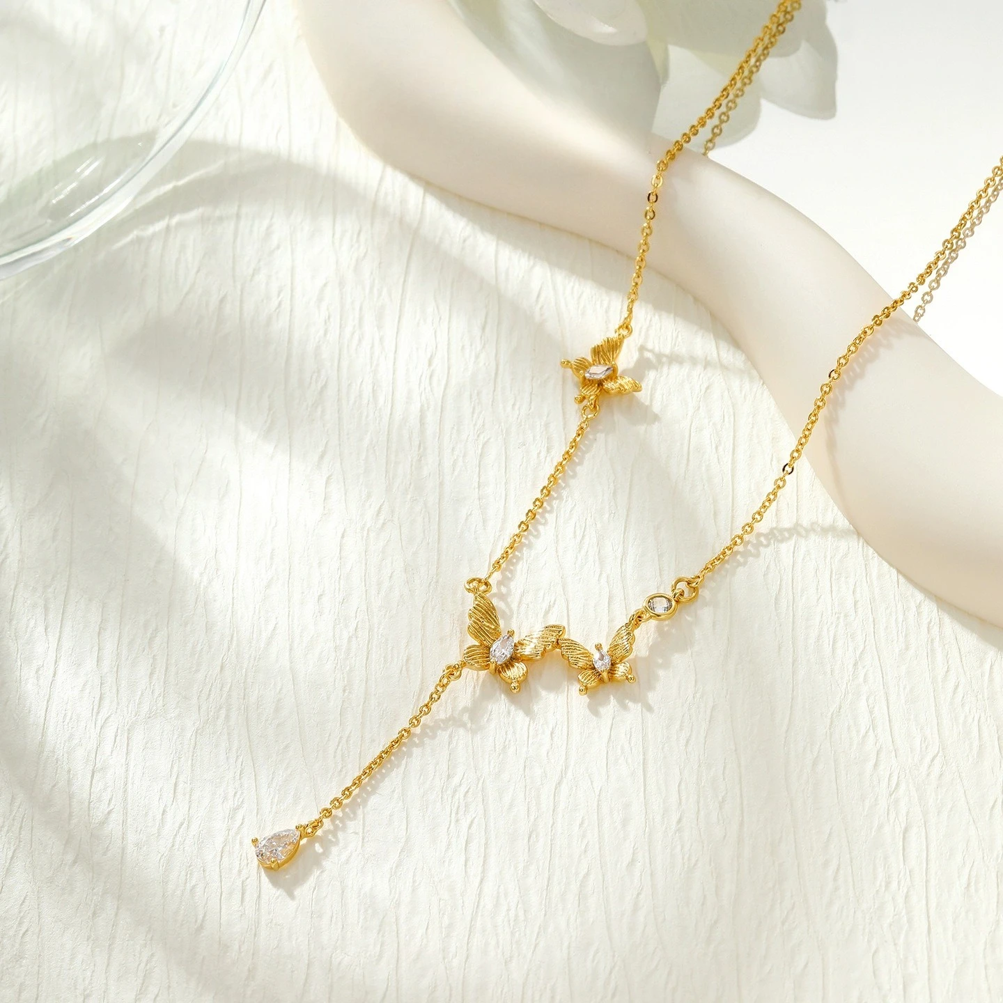 

Light luxury temperament butterfly fringed necklace niche new elegant temperament necklace