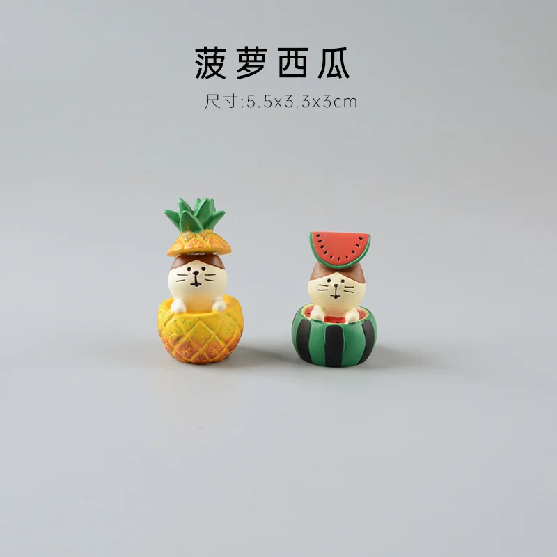 Minifiguras de dibujos animados para niños, figuras de frutas, plátano, gato, muñeco de paisaje, colección en miniatura, accesorios de decoración de jardín de hadas para el hogar, Juguetes