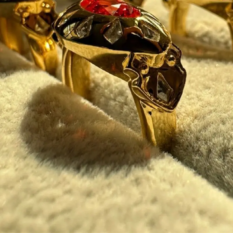 ألويس ترانسي نفس النمط العين الدائري امرأة الأحمر الزركون خواتم النساء الأسود بتلر أنيمي اكسسوارات الذهب اللون تأثيري مجوهرات هدية #3