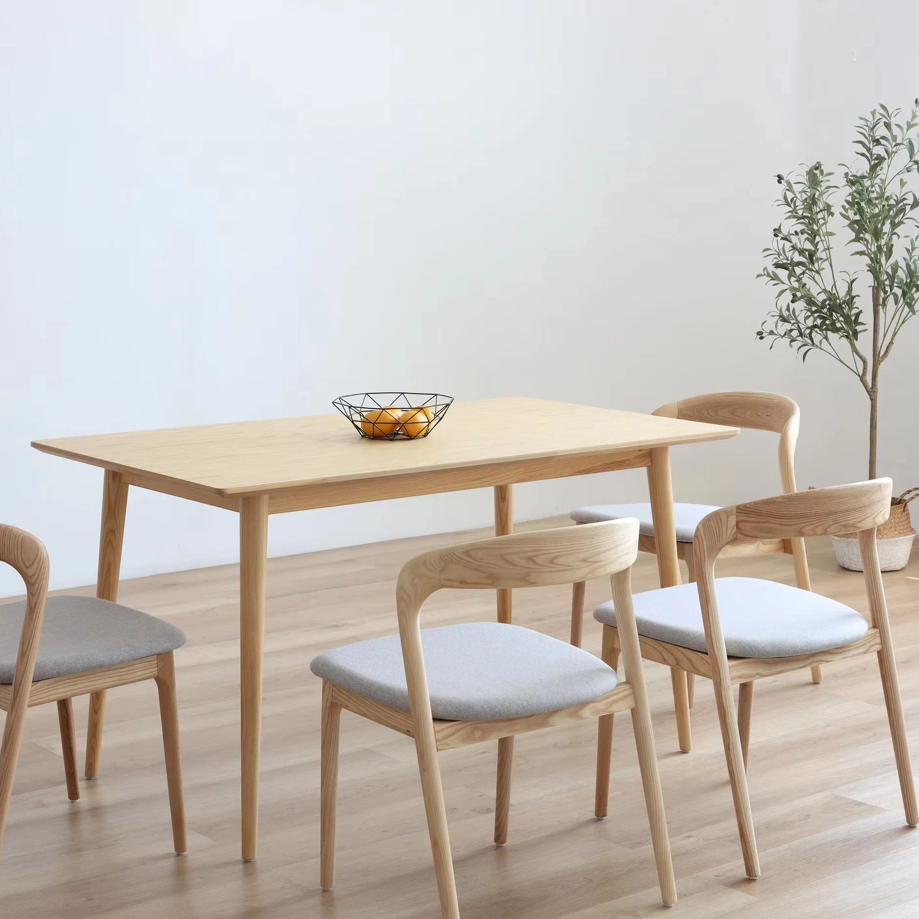 

New Modern Luxury Restaurant Furniture Plate Wood Chair Cafe Hotel Solid Wooden Dining Table and Chairs Set Dining Room