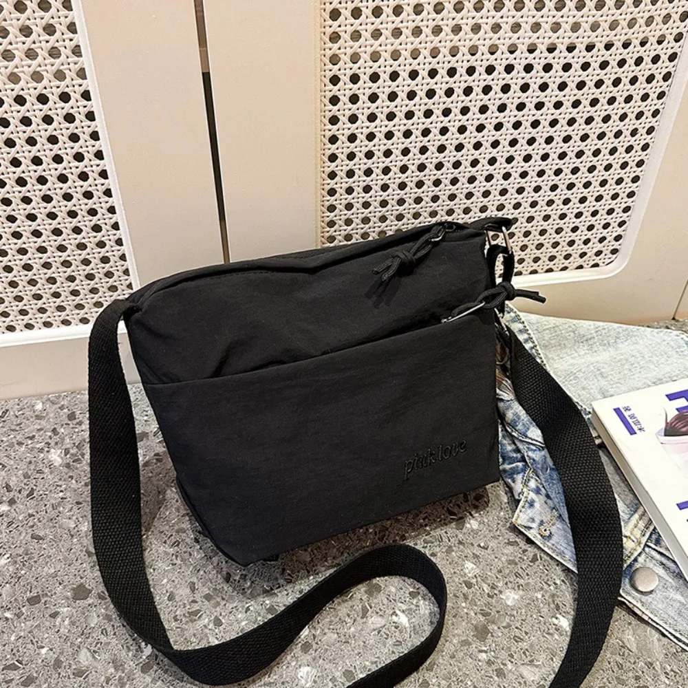 

Casual Lightweight Shoulder Bag Large Capacity Korean Style Nylon Crossbody Bag Solid Color Storage Bag Underarm Tote Bag Travel