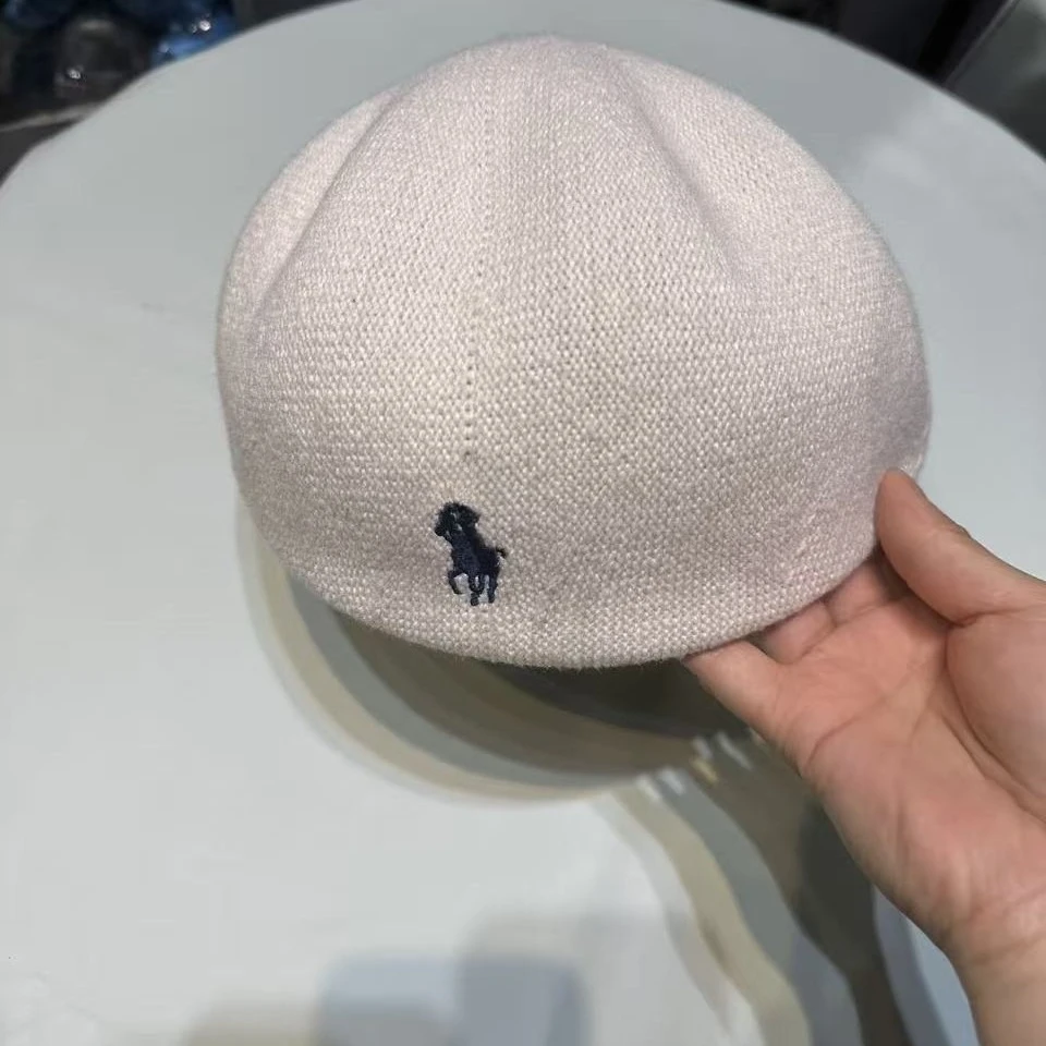 

Женский берет с вышивкой 2025 года — легкая осенне-зимняя кепка, двусторонний дизайн, модная и универсальная