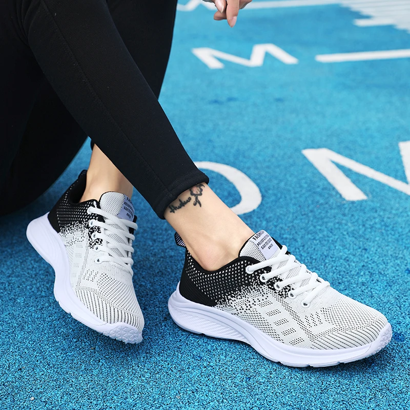 Shoes for Women Mesh Sneakers 2023 New Breathable Women Sneakers Lightweight and Comfortable Plus Size Outdoors Running Shoes