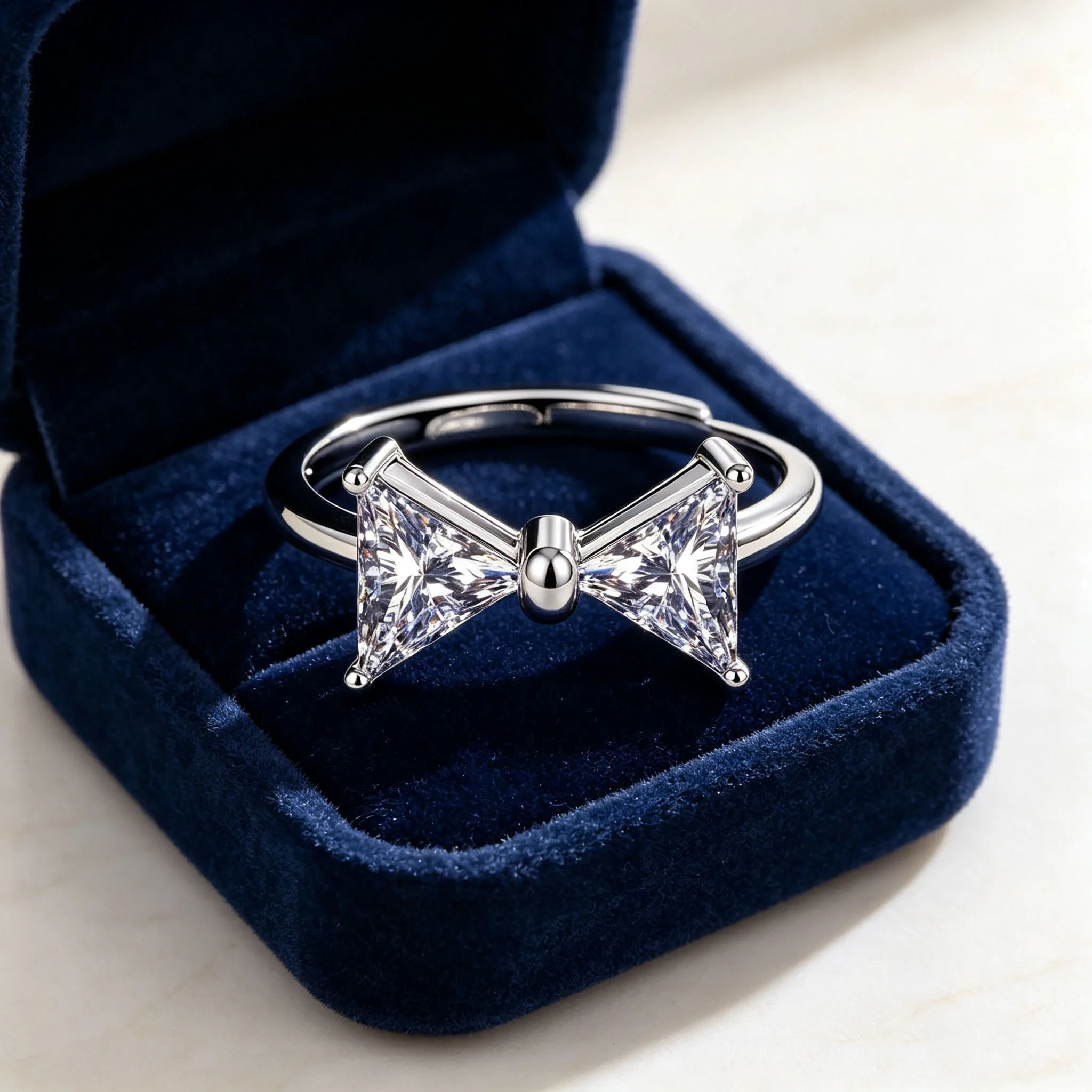 Exquisite 925 sterling silver new model popular women's bow-shaped ring, fashionable and versatile triangular finger ring