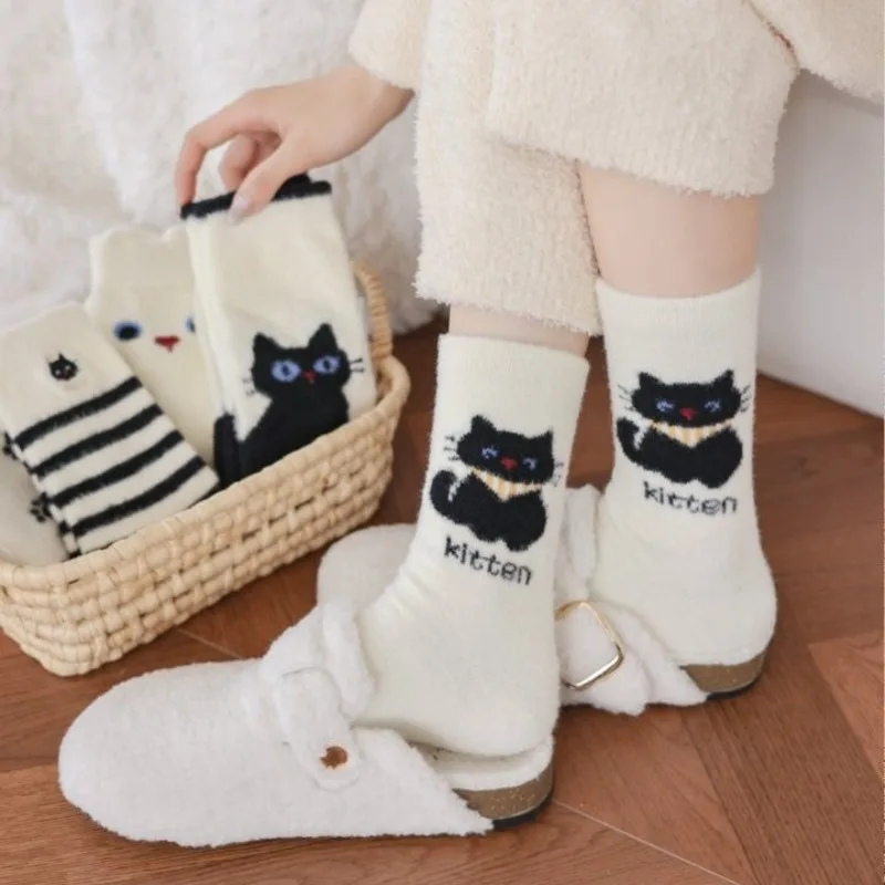 5 Pairs 2025 New Winter Embroidered Cat Design Cute Socks Set Fuzzy Thick Warm Women's Sleeping Socks Kawaii Thermal Socks Woman