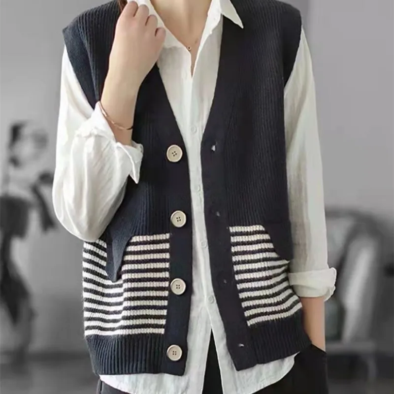 女性用ノースリーブVネックニットセーター,ルーズベスト,多用途,日本,レトロ,怠惰なスタイル,シンプル,スタック,秋,2024