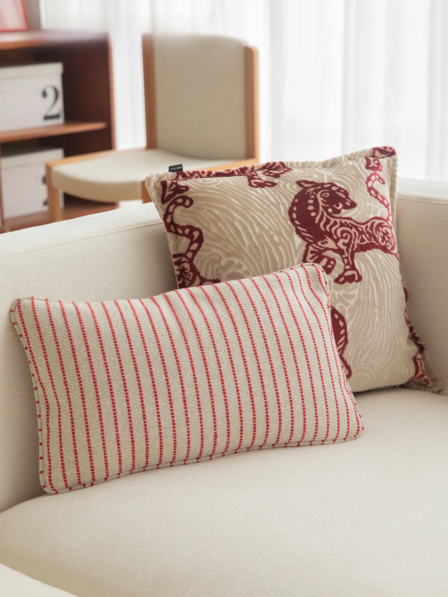 

Cbhome Новогодняя бархатная декоративная подушка с тигровым узором, роскошная вышитая наволочка с текстурой тигра для образцовой комнаты, квадратная наволочка