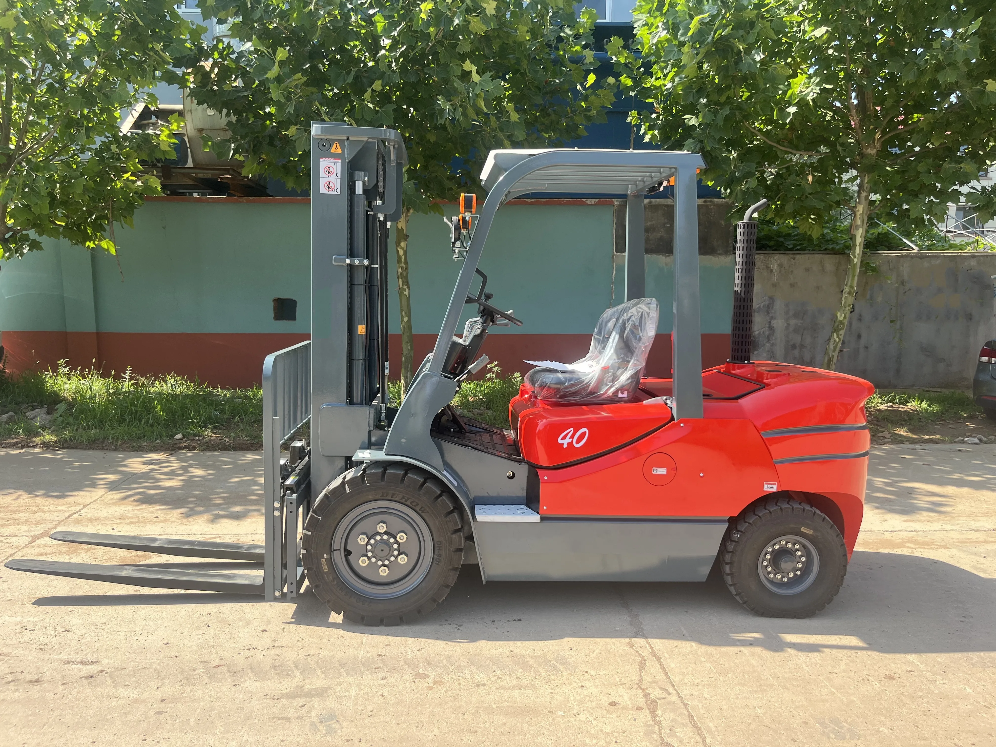 Chariot élévateur Diesel de 3 tonnes, 4 tonnes, moteur EPA couleur personnalisé, transport en entrepôt, petit chariot élévateur de 1 à 3 tonnes, peut être personnalisé