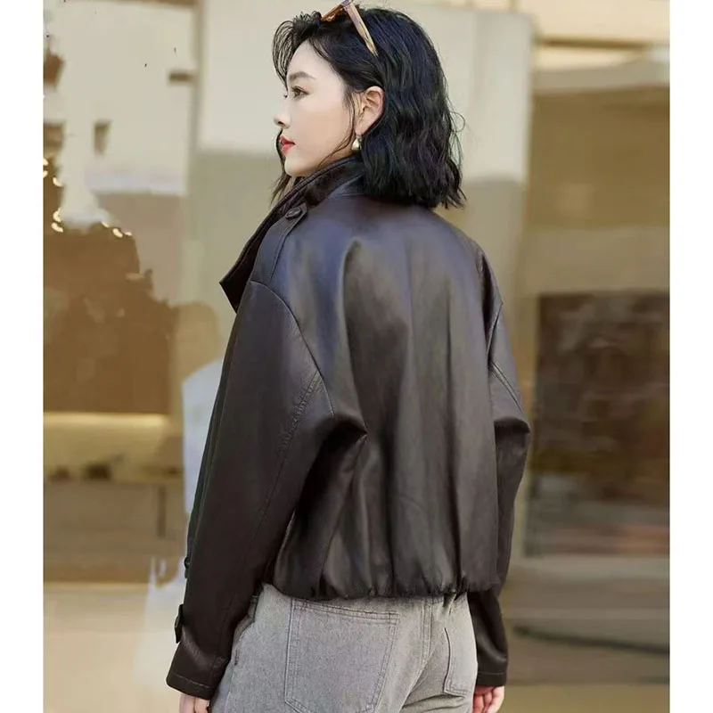 المرأة الأمريكية موضة فو الجلود أبلى 2025 السيدات طويلة الأكمام بولي Leather سترة جلدية الشتاء الإناث الوقوف طوق معطف جلد