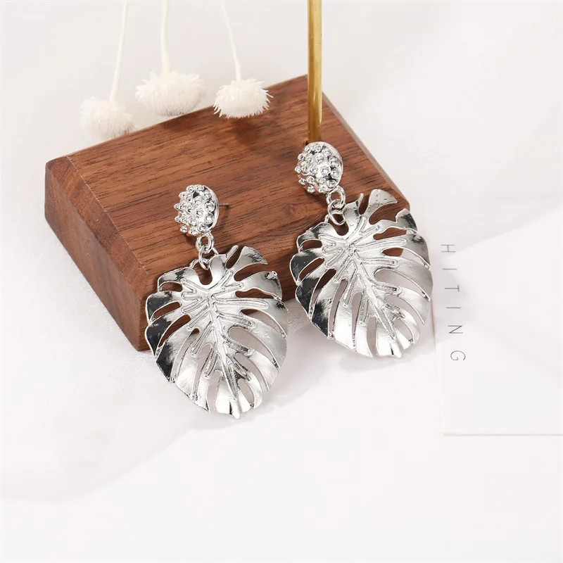 New Fashion Hollow Leaf Drop Earrings For Women Trendy Jewelry Dangle Ear Rings Gold Color Cute Girl\'s Accessories