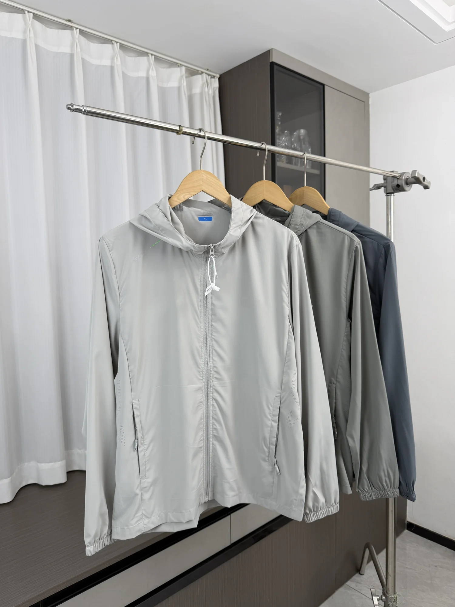 High-End Outdoor Elastic Comfortable Men's Summer Thin Breathable Hooded Sun Protection Casual Jacket Trendy