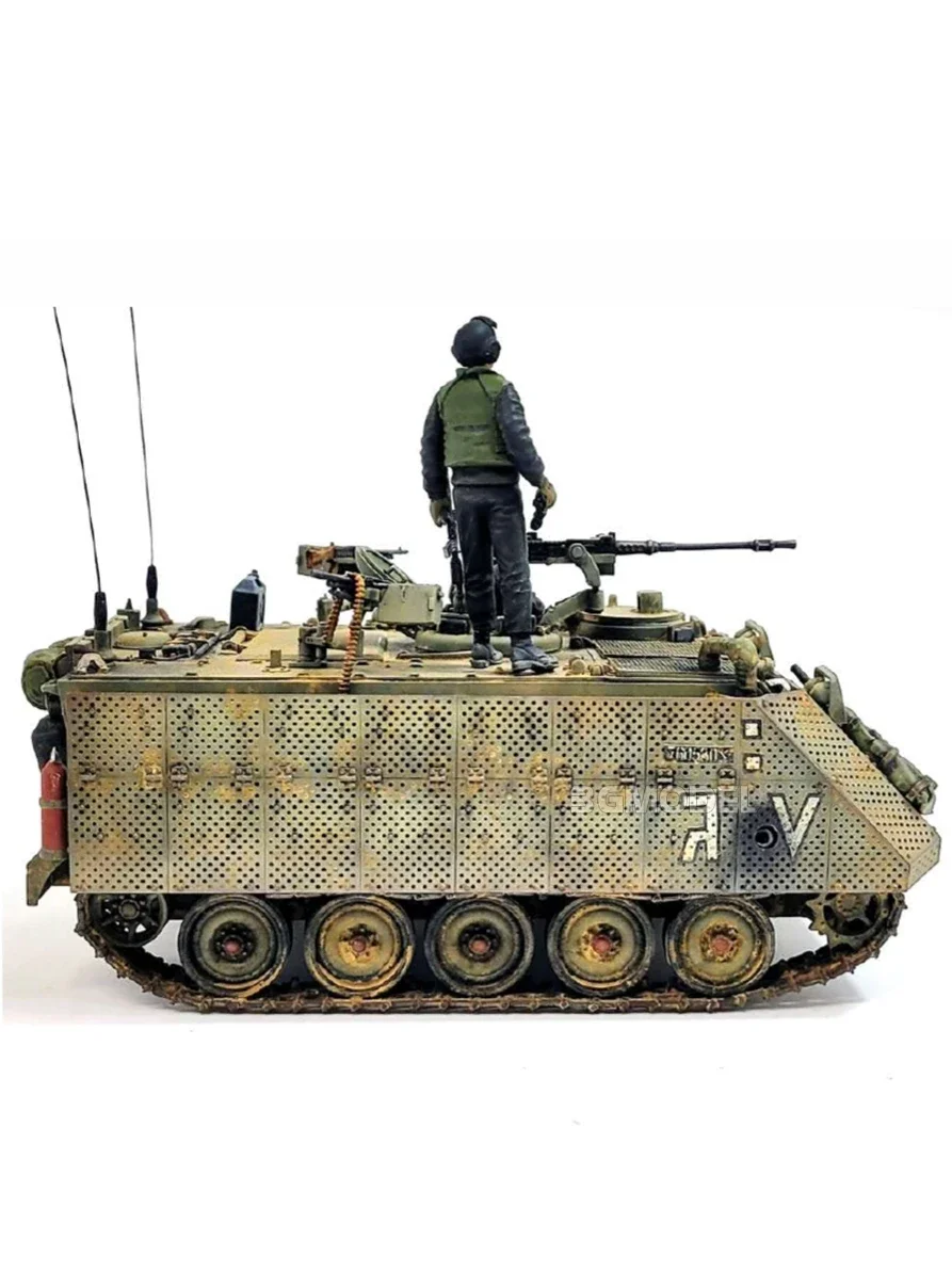 Academy Assembly model kit 13557 M113 Armored Personal Carrier 1/35