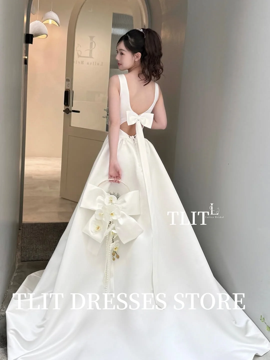TLIT Elegante weiße Brautkleider aus Seidensatin mit Spaghettiträger und Schleife, Brautkleider, Korea-Hochzeitskleider, Fotoshooting, individuell gestaltet