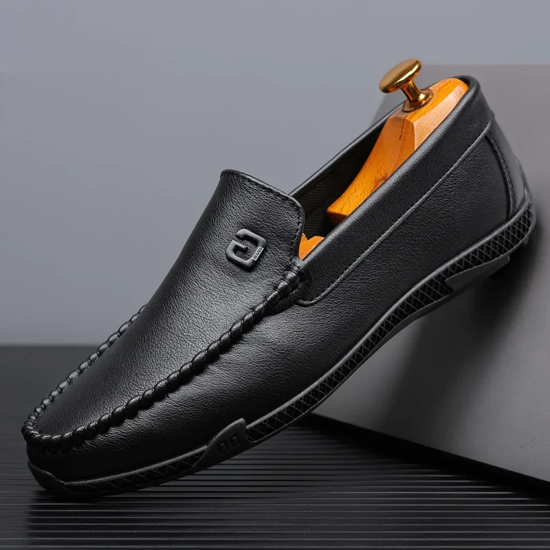 Luxury Brand White Black Leather Men Casual Shoes Formal Men Dress Shoes Designer Men Loafers Breathable Slip on Driving Shoes