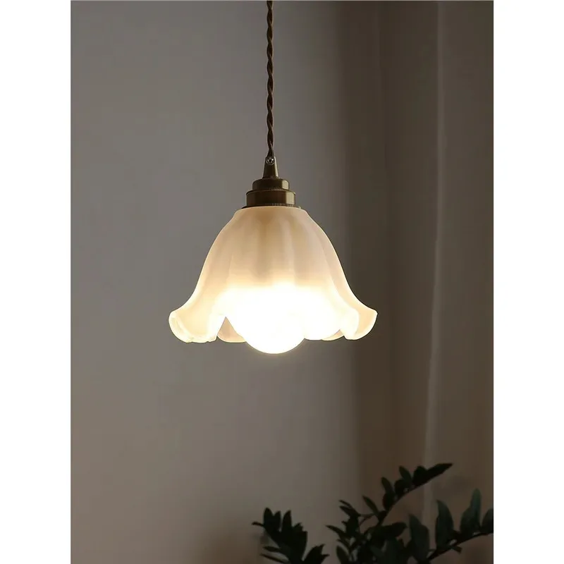 

Japanese Retro Restaurant Bar Bedside Bed and Breakfast Milk Tea Shop Single Head Glass Flower Chandelier