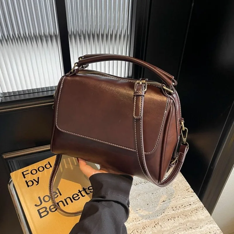 elegant-vintage-diaper-bag-for-women-designer-crossbody-handbag-luxury-brand-minimalist-chic-large-capacity-leather-tote