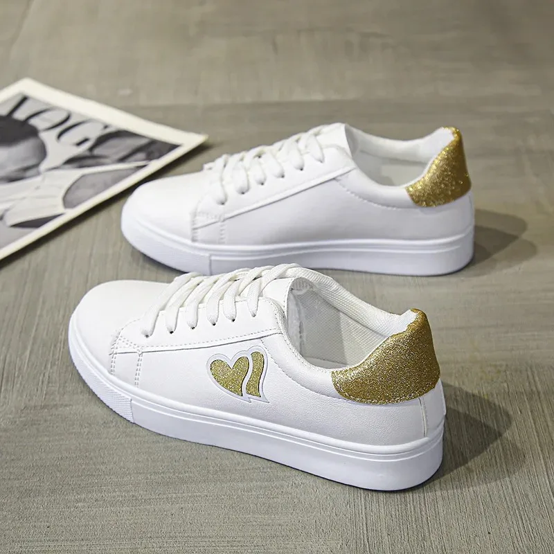 

Женские летние новые модные кроссовки с золотым сердечком и застежкой на шнуровке, удобная женская повседневная нескользящая легкая обувь