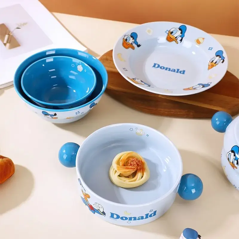 Disney Mickey Minnie Series stoviglie in ceramica Kawaii Cartoon Donald Duck Daisy New Home ciotole e set di stoviglie regalo di compleanno