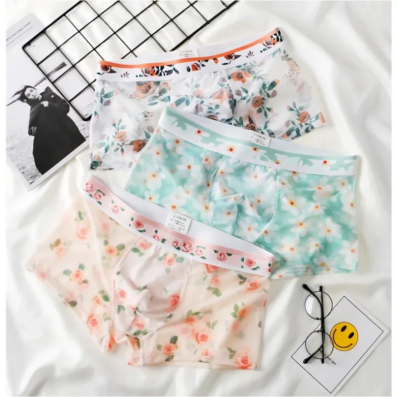 

Men's Flat Boxers Underwear Fresh Smooth Suitable for All SeasonsThin Breathable Traceless Flat U Convex U Pouch Short Panties