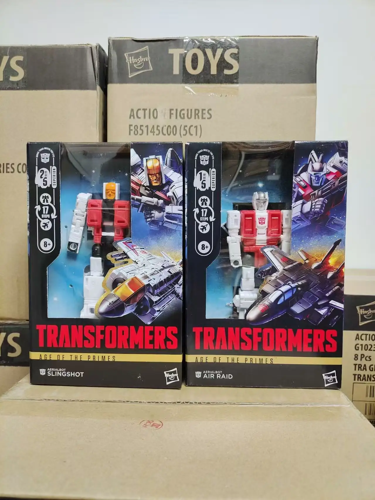 

Transformers Age of The Primes Aerialbot Slingshot Air Raid Deluxe Class 5.5-inch Converting Action Figure Robot Toys