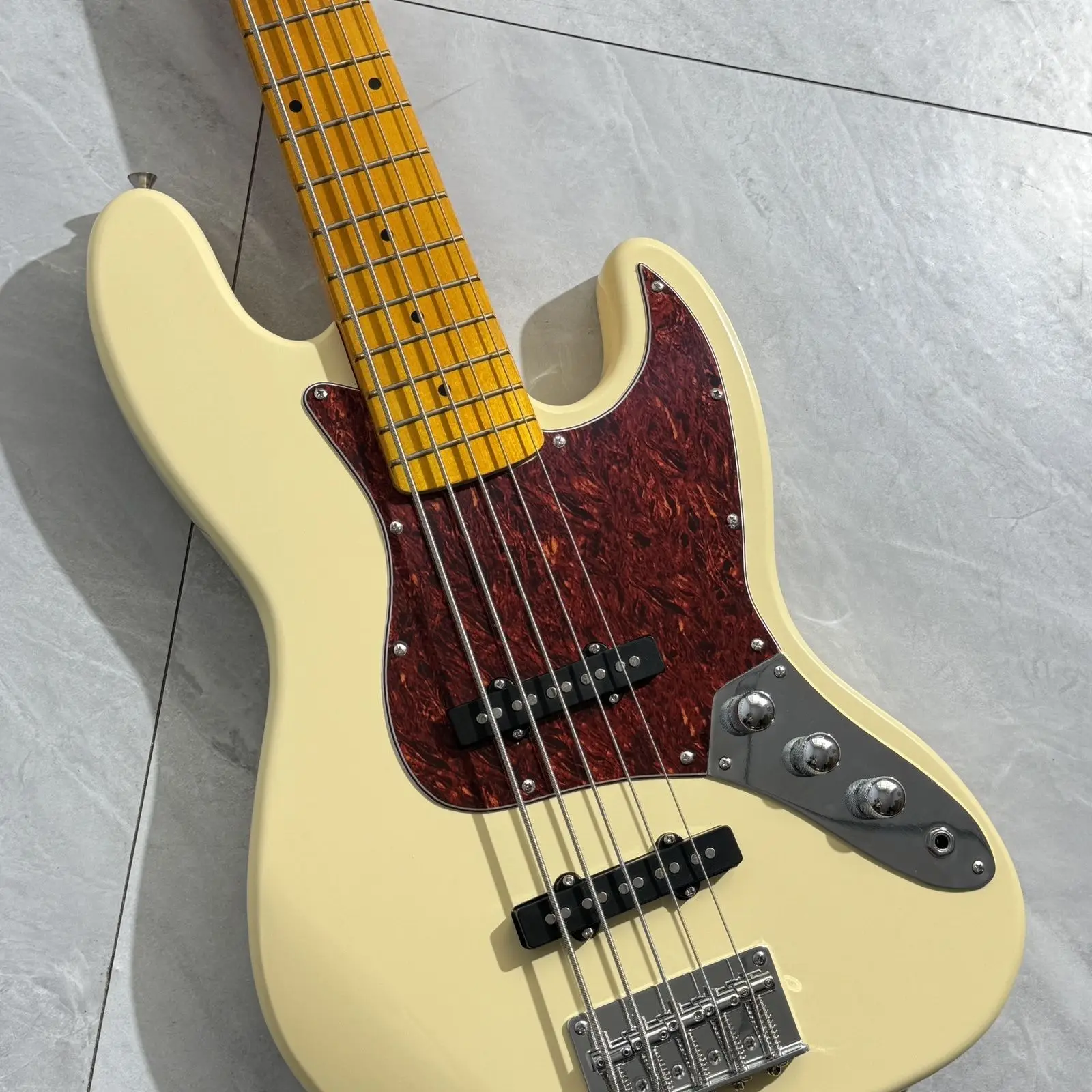 5-String Basswood Electric Bass Guitar J-Style Glossy Finish Cheap for Beginners Practice and Live Performances