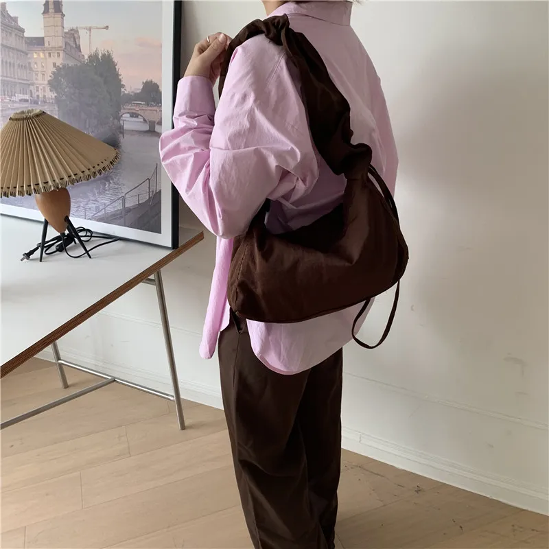 2023 Nylon Totes Shoulder Bags for Women Personalized Pleated Drawstring Lady Bag Simple Female Casual Commuter Handbag Bolso