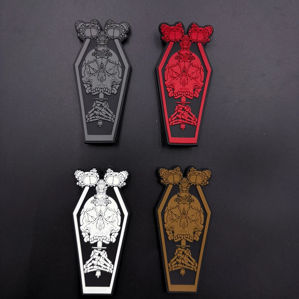 

A Skull Observation Pattern Pvc Patch Badge Sticker, with a Glow-In-The-Dark Effect, Has Hook Fasteners on the Back, Suitable for Bags, Backpacks, Vests, and Clothing Decoration, Embroidered Patch Sticker Made of Soft Rubber
